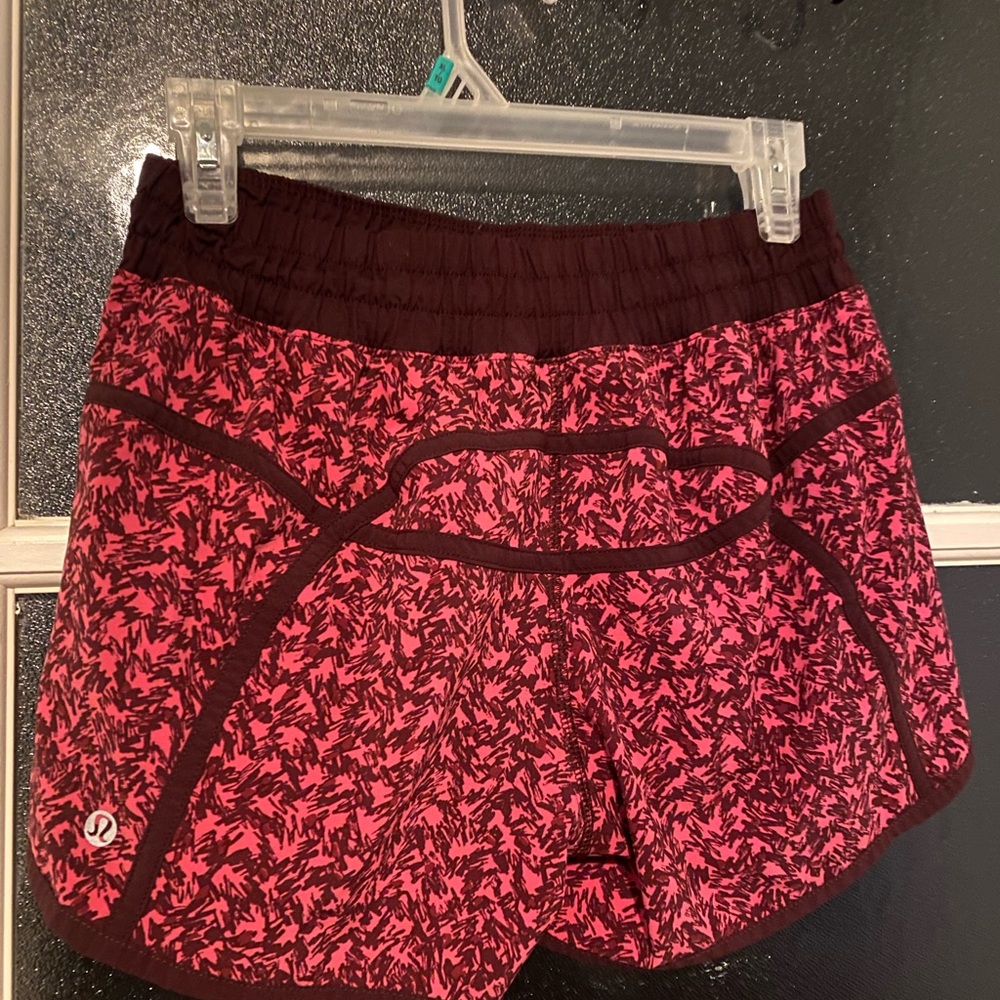 lululemon Women's Pink Printed Athletic Shorts size 8